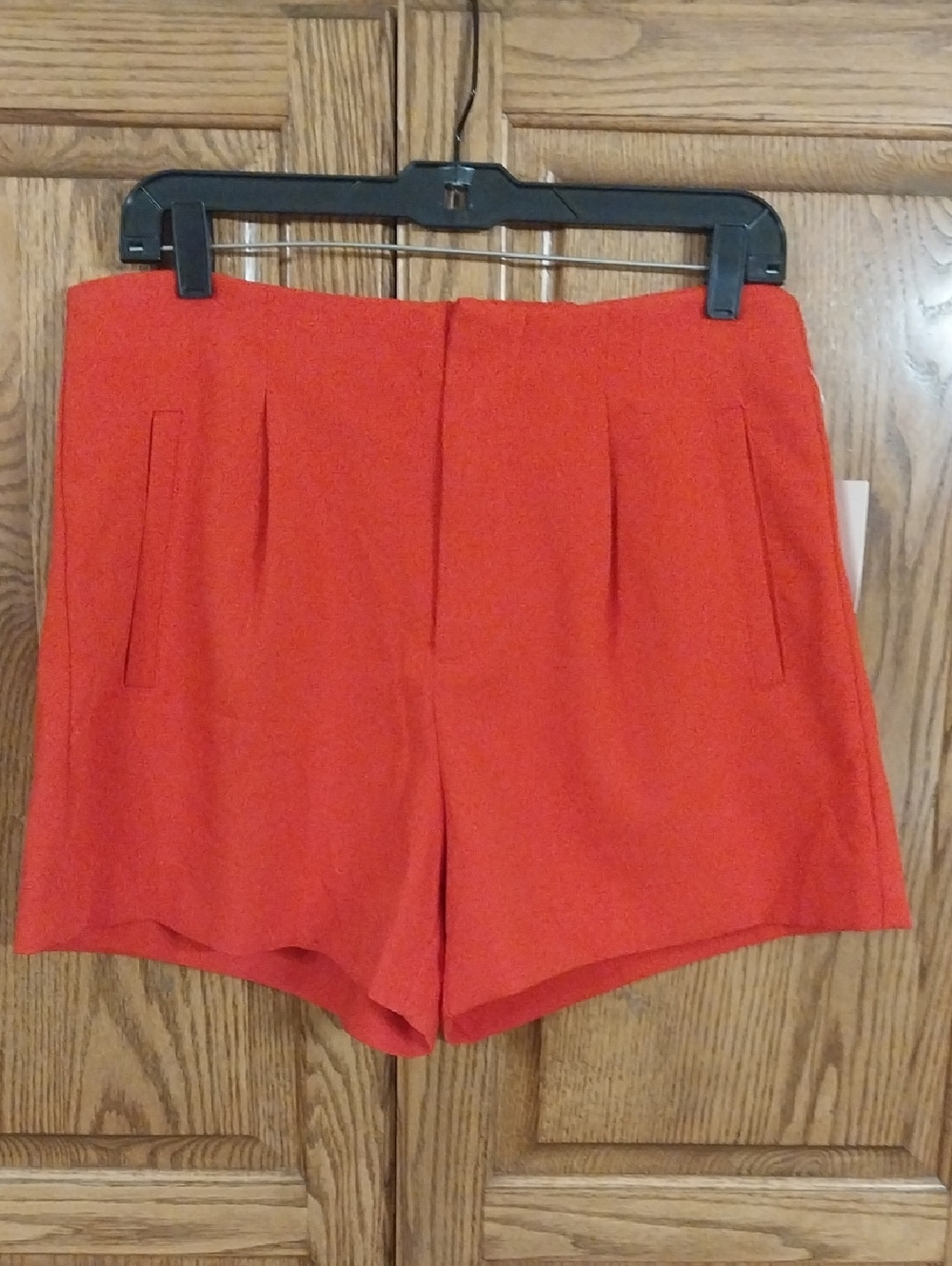 A New Day NWT Women's Size 10 Stretch Midi Shorts 4" Inseam Red Pockets Pleated